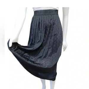 Passport Vintage Black Pleated Maxi Skirt Size  Small